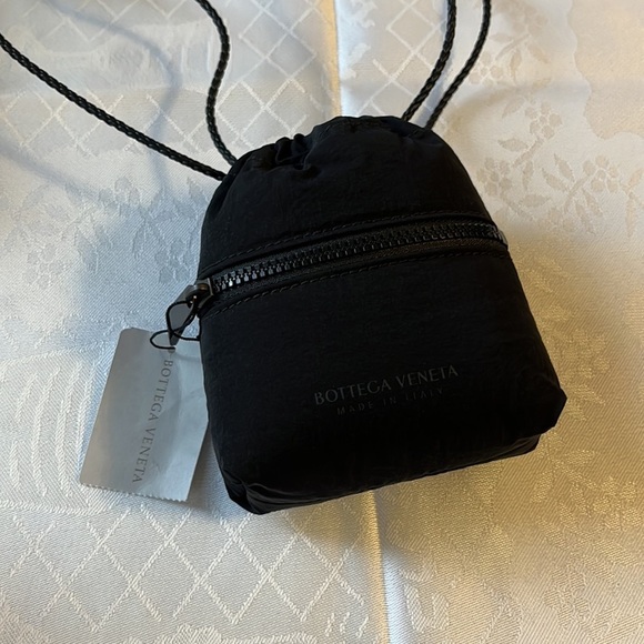 Bottega Veneta unisex Logo mini shoulder/ crossbody bag NWB - Picture 4 of 10